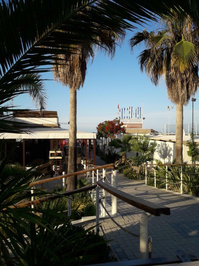 Stella Di Mare Apartment Rimini Exterior foto